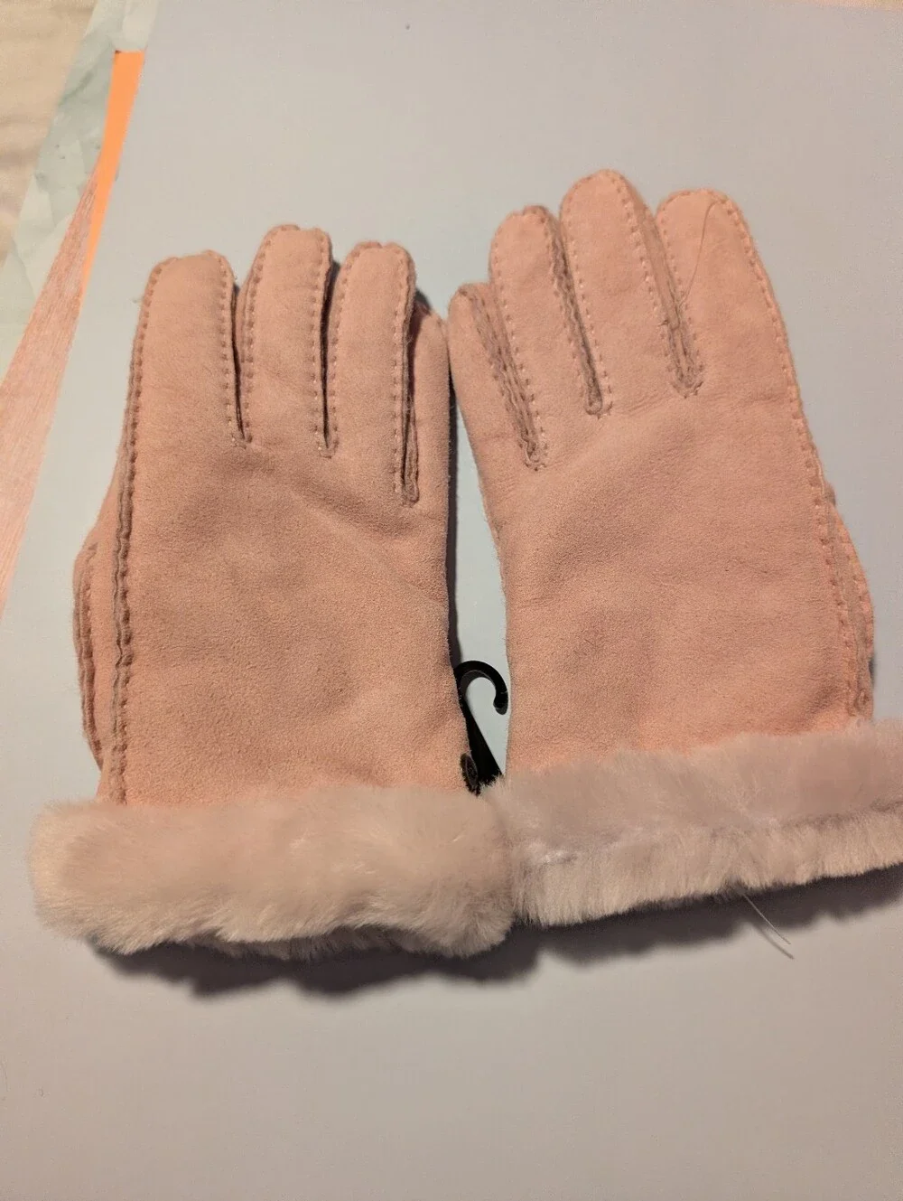UGG Pink Genuine Shearling Side Vent Womens Gloves Medium Soft Warm Barbiecore